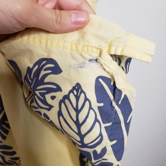 Old Navy Pineapple Hawaiian ButtonUp Collar Shirt - Picture 9 of 11